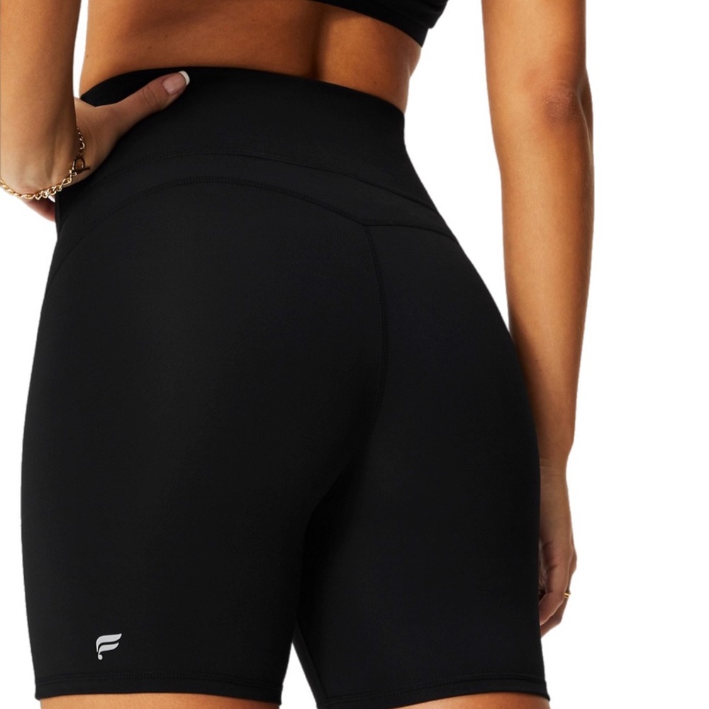 Fabletics | EUC PureLuxe Ultra High-Waisted Ruched 6" Short